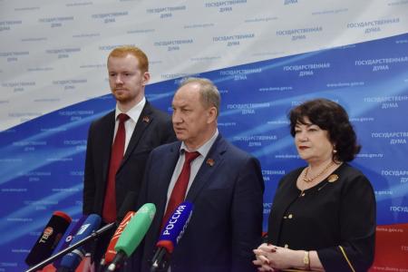 «Законы о защите семьи и детства, закон Клишаса и закон об ограничении прав депутатов на встречи с избирателями». В.Ф. Рашкин, Т.В. Плетнева и Д.А. Парфенов выступили в Госдуме