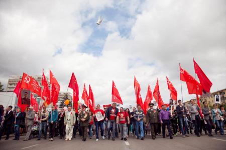 Волгоградская область. День Победы в городе Волжском коммунисты отметили шествием бессмертного полка и общегородским памятным митингом