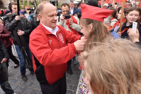 "Взвейтесь кострами синие ночи". Концерт в Колонном зале Дома Союзов, посвященный 95-летию пионерии