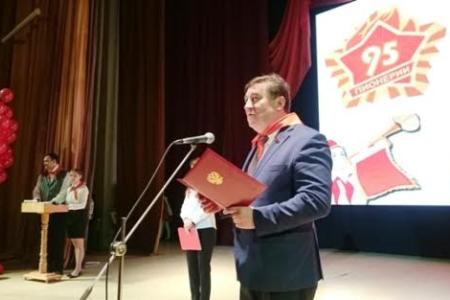 Лидер ставропольских коммунистов Виктор Гончаров: с каждым годом пионерская организация края ширится и крепнет!
