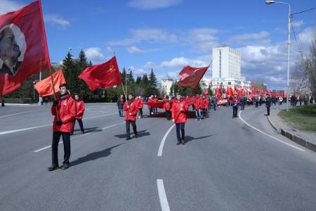 В Омске прошли праздничная демонстрация и митинг, посвященные Международному дню солидарности трудящихся