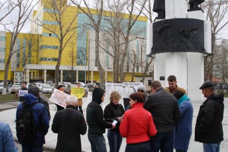 Жители Южно-Сахалинска потребовали вернуть прямые выборы мэров, отмененные выплаты на детей и прекратить вырубку деревьев