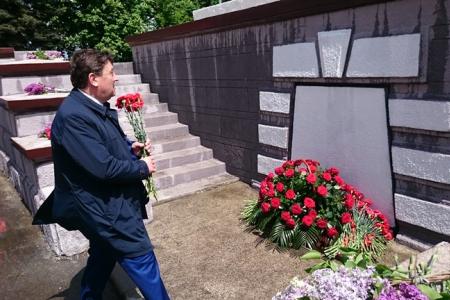 В Ставропольском крае коммунисты в День Победы открыли памятник И.В. Сталину