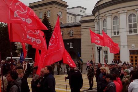Орловские коммунисты приняли участие в торжествах, посвящённых 72-й годовщине Победы в Великой Отечественной войне