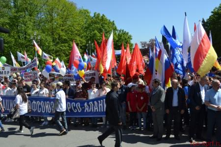 Мир! Труд! Май! В Северной Осетии прошла грандиозная демонстрация КПРФ