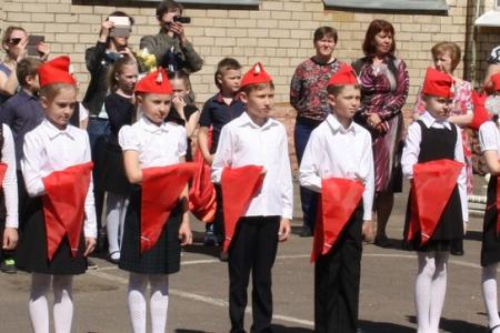 В школах Ярославля ширятся ряды пионеров