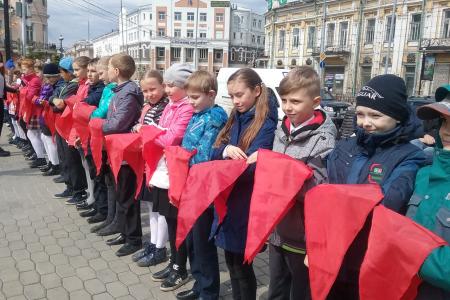 Почти пятьдесят иркутских школьников дали 19 мая пионерскую клятву