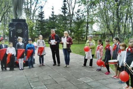 Татарстан, Нижнекамск. Торжественная линейка, посвящённая Дню пионерии