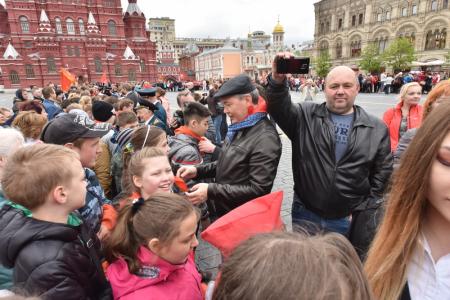 "Взвейтесь кострами синие ночи". Концерт в Колонном зале Дома Союзов, посвященный 95-летию пионерии