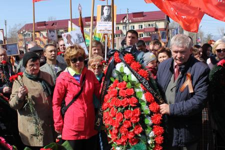 Коммунисты Южно-Сахалинска приняли участие в праздновании Дня Победы