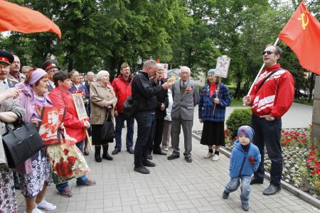 Воронежское областное отделение КПРФ приняло участие в праздновании 72-й годовщины Победы