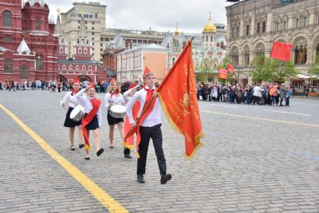 "Взвейтесь кострами синие ночи". Концерт в Колонном зале Дома Союзов, посвященный 95-летию пионерии