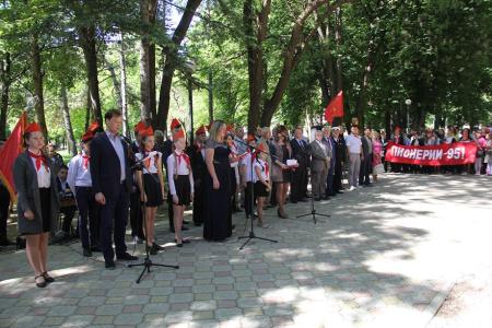 Республика Крым. В Симферополе прошла торжественная линейка в честь 95-летия пионерии