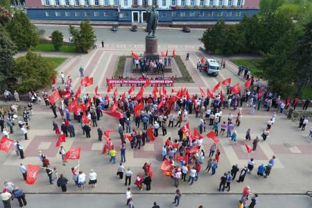 Н.Н. Иванов принял участие в Первомайской демонстрации трудящихся Курска