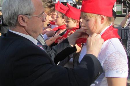 Ярославль. Пионерский салют на Красной площади