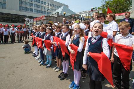 Массовый прием в пионеры прошел во Владивостоке