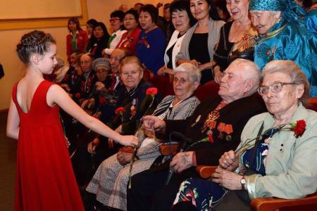 ​Коммунисты Тувинского рескома КПРФ приняли участие в торжественном вечере, посвящённом Дню Победы
