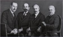 Проект KPRF.RU "Хроника революции". 19 мая 1917 года: Опубликована декларация Временного правительства о задачах во внешней и внутренней политике, Прах лейтенанта Шмидта перенесен в Очаков