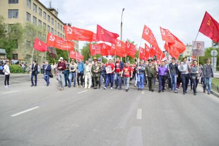 Волгоградская область. День Победы в городе Волжском коммунисты отметили шествием бессмертного полка и общегородским памятным митингом