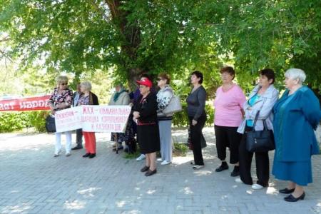 Ставропольский край. Ипатовские коммунисты вывели жителей на митинг против повышения тарифов на услуги ЖКХ
