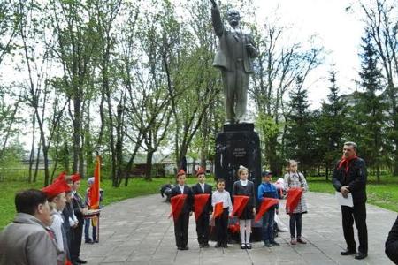 Татарстан, Нижнекамск. Торжественная линейка, посвящённая Дню пионерии