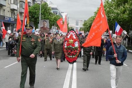 Белгородские коммунисты и союзники партии приняли участие в шествии «Бессмертного полка»