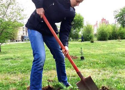 В Оренбурге бессмертный полк выстраивается на аллее