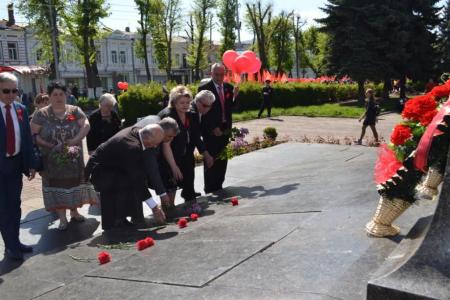 Коммунисты Северной Осетии праздничной демонстрацией отметили 1 Мая – День Международной солидарности трудящихся