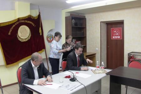 В Саратовском обкоме КПРФ прошла праздничная пресс-конференция