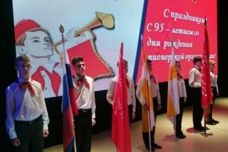 Лидер ставропольских коммунистов Виктор Гончаров: с каждым годом пионерская организация края ширится и крепнет!