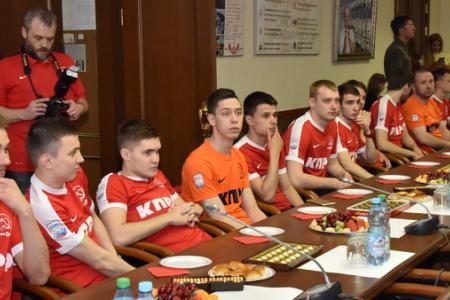«Честь и слава чемпионам!». Г.А. Зюганов провел в Госдуме торжественный прием спортсменов молодежной команды КПРФ по мини-футболу