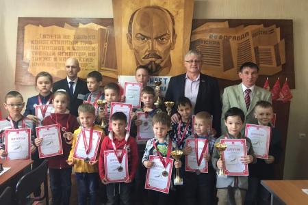Республика Татарстан. Победителям шахматного турнира в Нижнекамске вручены Кубок, дипломы и медали