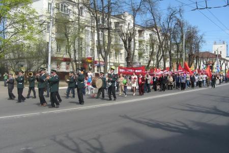 Калуга. Первомай шагает по планете