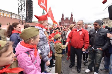 "Взвейтесь кострами синие ночи". Концерт в Колонном зале Дома Союзов, посвященный 95-летию пионерии