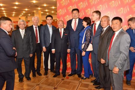 В Москве открылся XVII съезд КПРФ