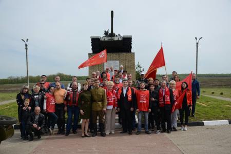 Белгородская область. Коммунисты и комсомольцы провели ежегодный мотоавтопробег в Валуйском районе, посвящённый Дню Победы
