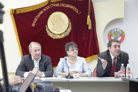 В Саратовском обкоме КПРФ прошла праздничная пресс-конференция