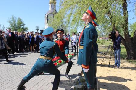 Волгоградские коммунисты приняли участие в открытии мемориала воинам Осетии-Алании