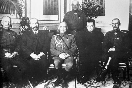 Проект KPRF.RU "Хроника революции". 16 мая 1917 года: Продолжаются переговоры особой комиссии Петроградского Совета с Временным правительством, М.И. Терещенко обратился с нотой к союзным государствам