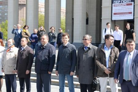 «Ярче гори, наш галстук пионерский!»: 450 новосибирских школьников вступили в ряды пионеров