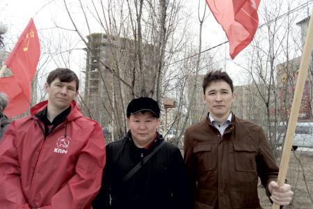 В день рождения Карла Маркса  коммунисты Якутии возложили цветы  к его памятнику 