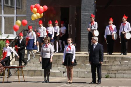 В школах Ярославля ширятся ряды пионеров