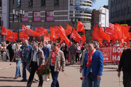 Нижегородские коммунисты провели праздничное шествие и митинг