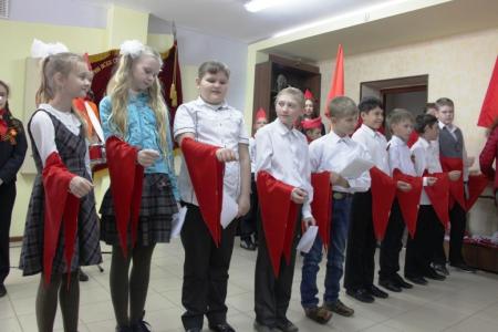 Саратовский обком КПРФ провел прием в пионеры