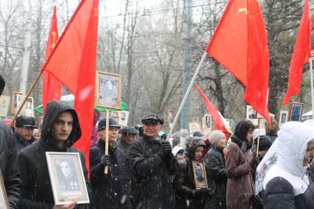Кострома. Коммунисты приняли участие в акции «Бессмертный полк» 