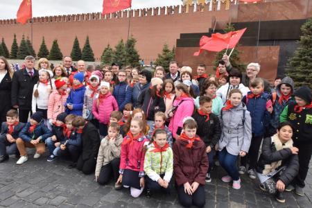 "Взвейтесь кострами синие ночи". Концерт в Колонном зале Дома Союзов, посвященный 95-летию пионерии