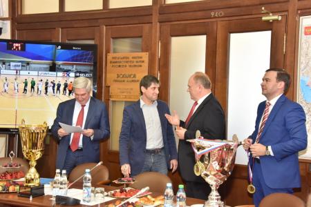 «Честь и слава чемпионам!». Г.А. Зюганов провел в Госдуме торжественный прием спортсменов молодежной команды КПРФ по мини-футболу
