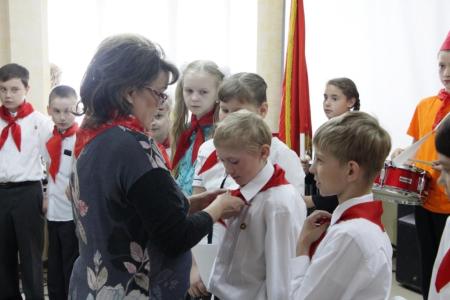 Саратовский обком КПРФ провел прием в пионеры