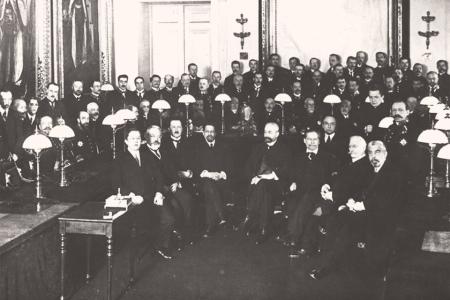 Проект KPRF.RU "Хроника революции". 18 мая 1917 года: Окончательно решен вопрос о формировании коалиционного Временного правительства, ЦК и ПК РСДРП(б) выселяют из особняка Кшесинской