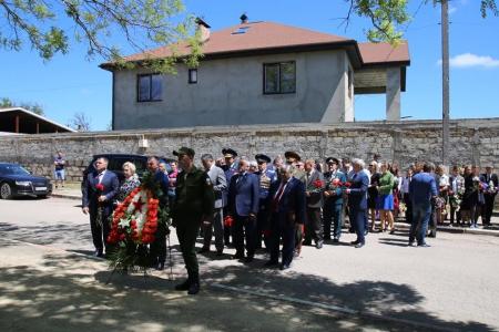 Казбек Тайсаев принял участие в открытии бюста Герою Советского Союза Хаджи-Умару Джиоровичу Мамсурову в Крыму